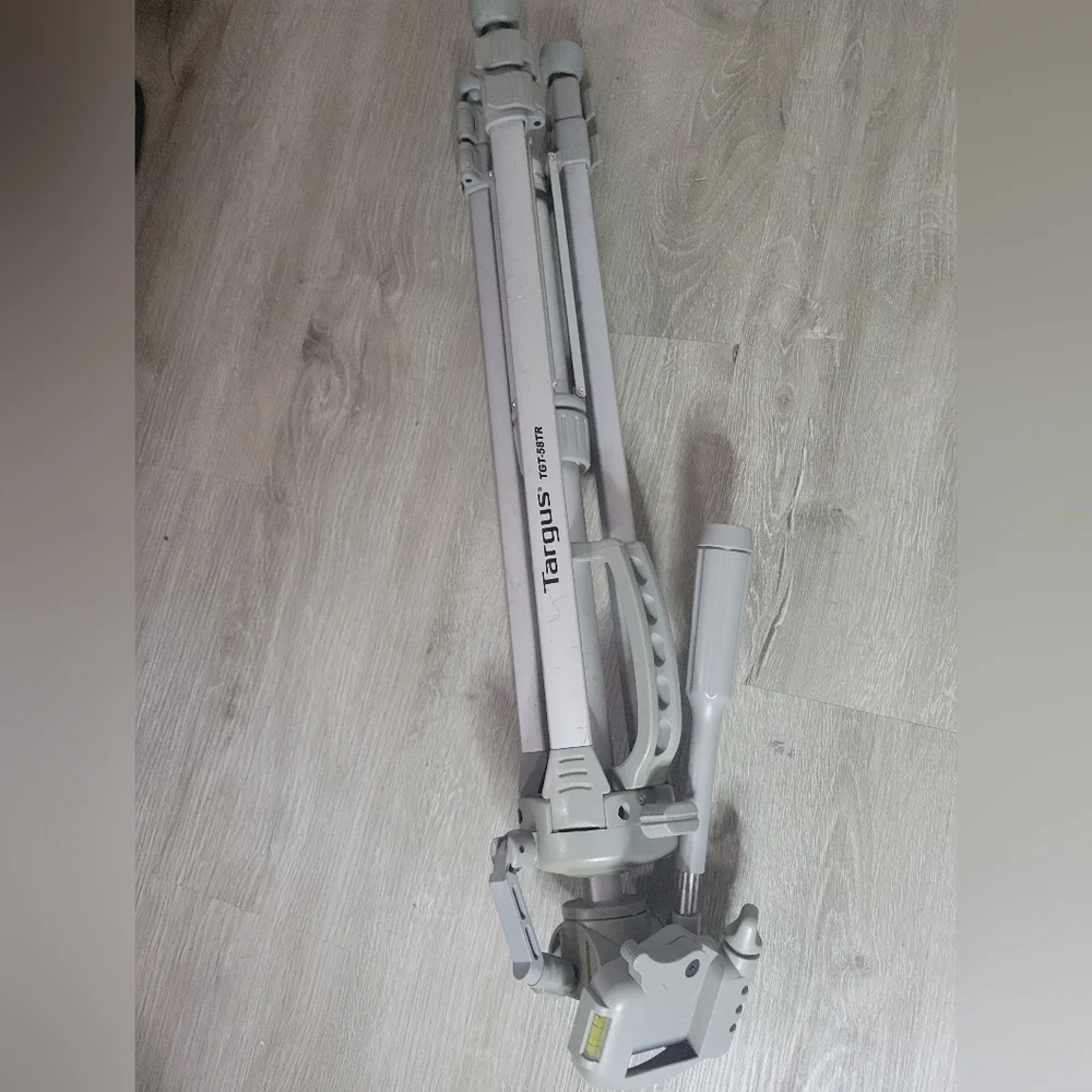 Targus floor standing camera tripod max 58
